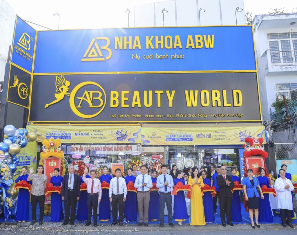 the-gioi-nha-khoa-ab-khai-truong-thumbnail