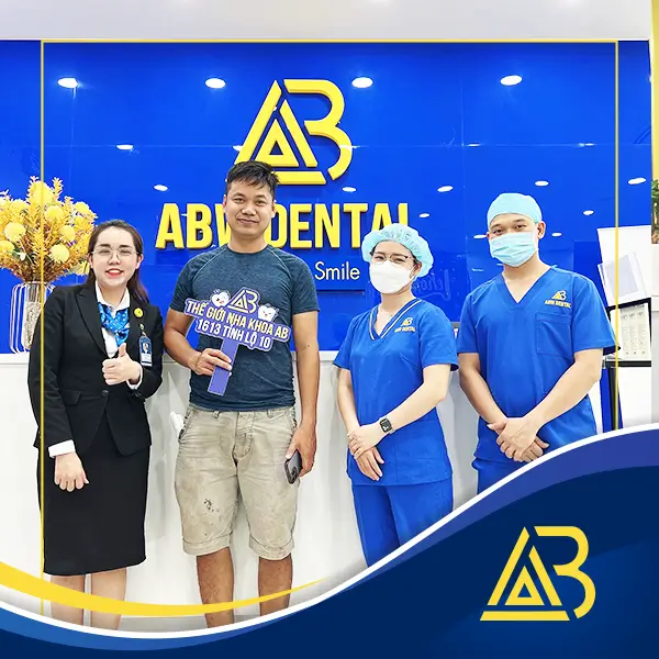 Khach Hang Tay Trang Rang (3)