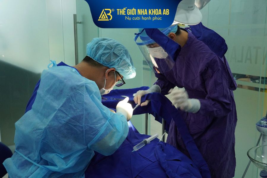 Khách hàng tin chọn cấy ghép implant tại Thế giới nha khoa AB